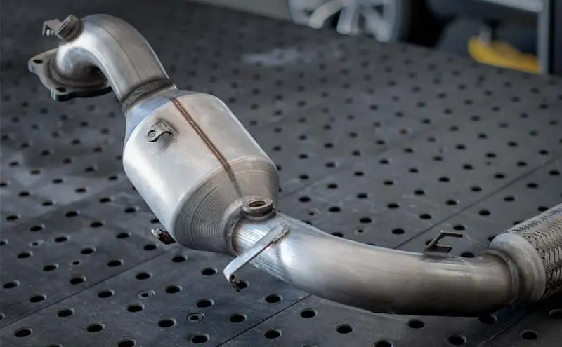 Magnaflow 11-17 Ram 1500 5.7L Direct Fit Converter 2