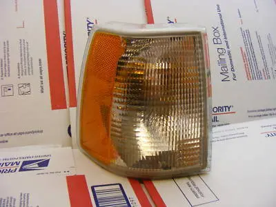 93-94 Volvo 850 Genuine New Valeo Turn Signal Light R 1