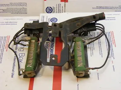 93 Vw Eurovan Radiator Fan Resistor Pack 1