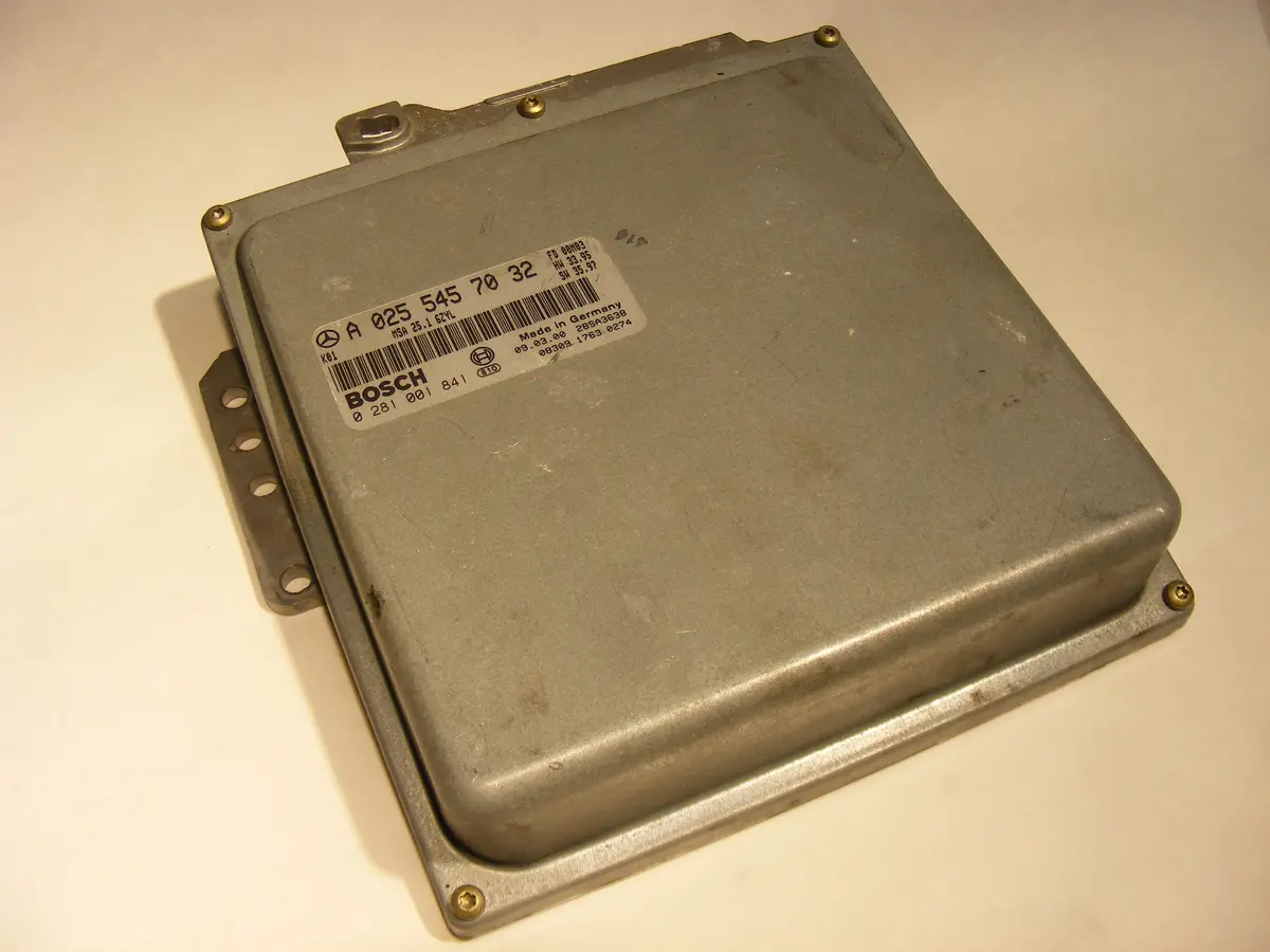 Mercedes W210 E300 Diesel Ecm Ecu Engine Control Unit 0255457032 0281001841 1