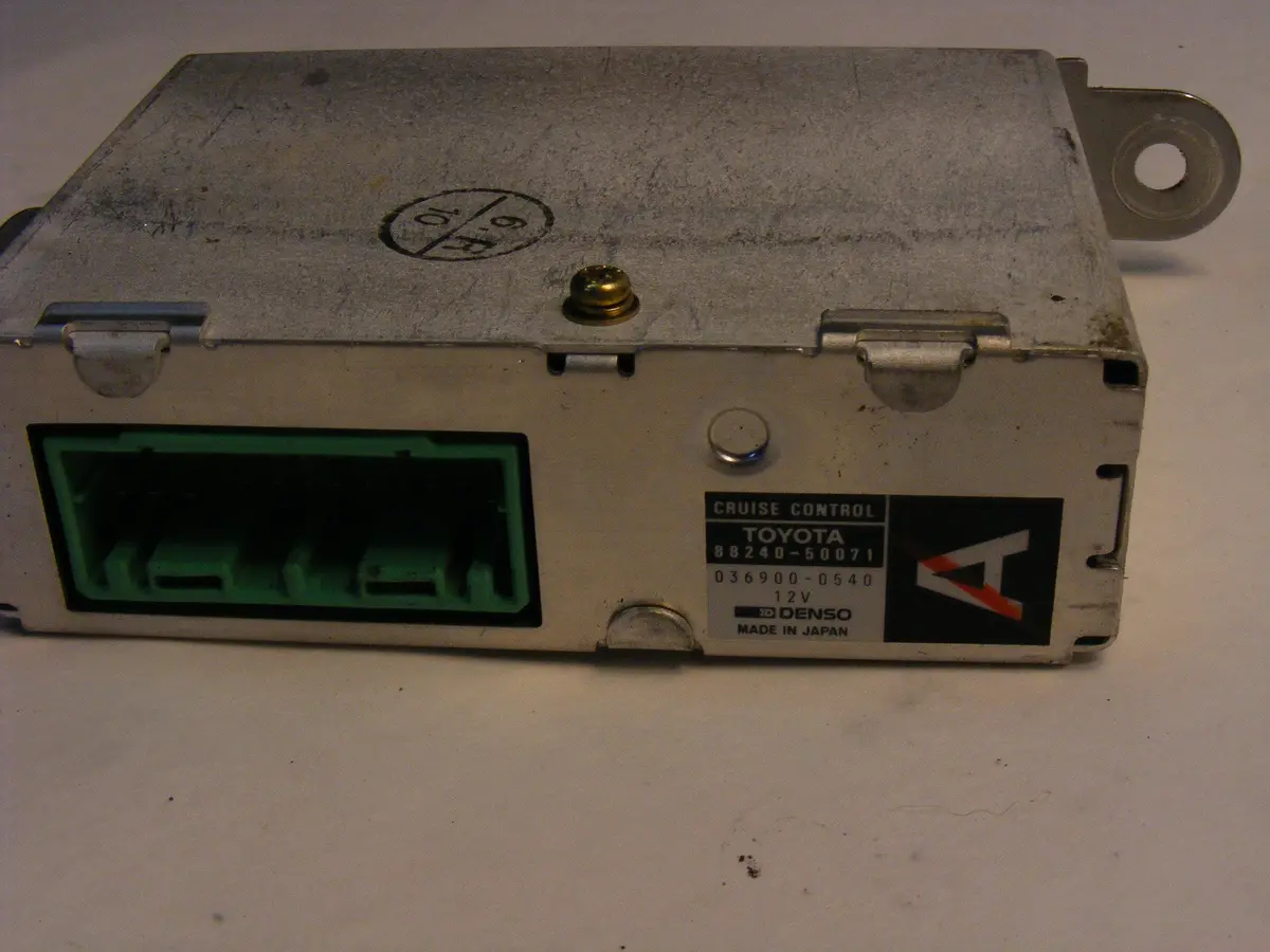 1995 1996 1997 Lexus Ls400 Cruise Control Module Computer 88240-50071 1