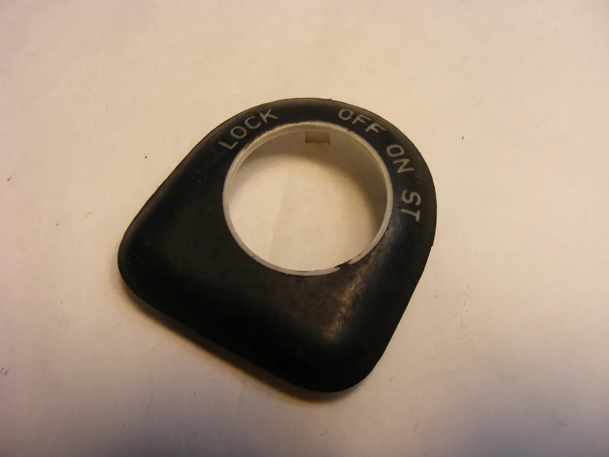 Saab Ng-900 Key Ignition Ring Trim Bezel Cover 94 95 96 97 98 1