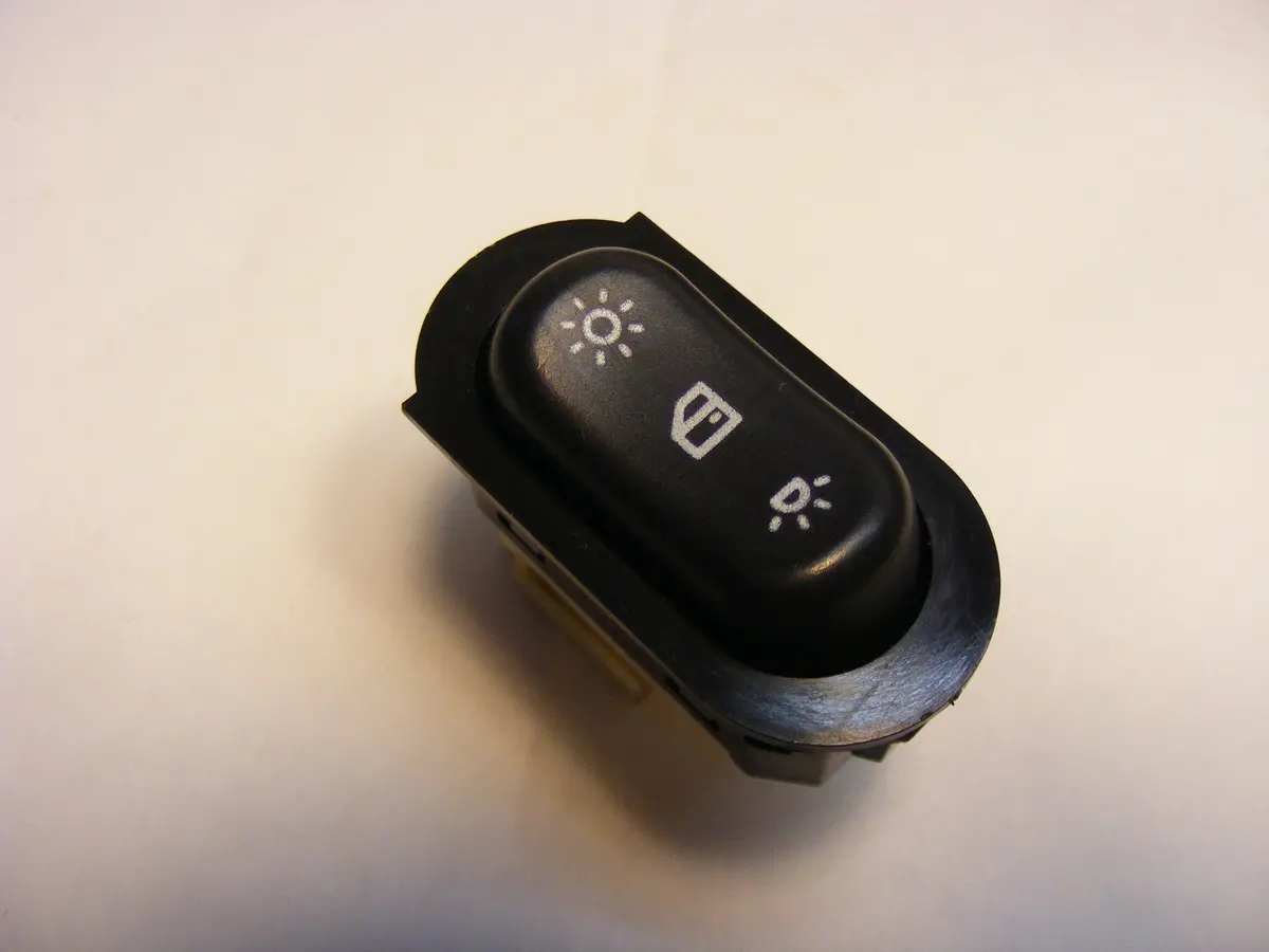 Saab 900 9-3 9-5 Turbo Center Console Dome Light Switch 4411997 1