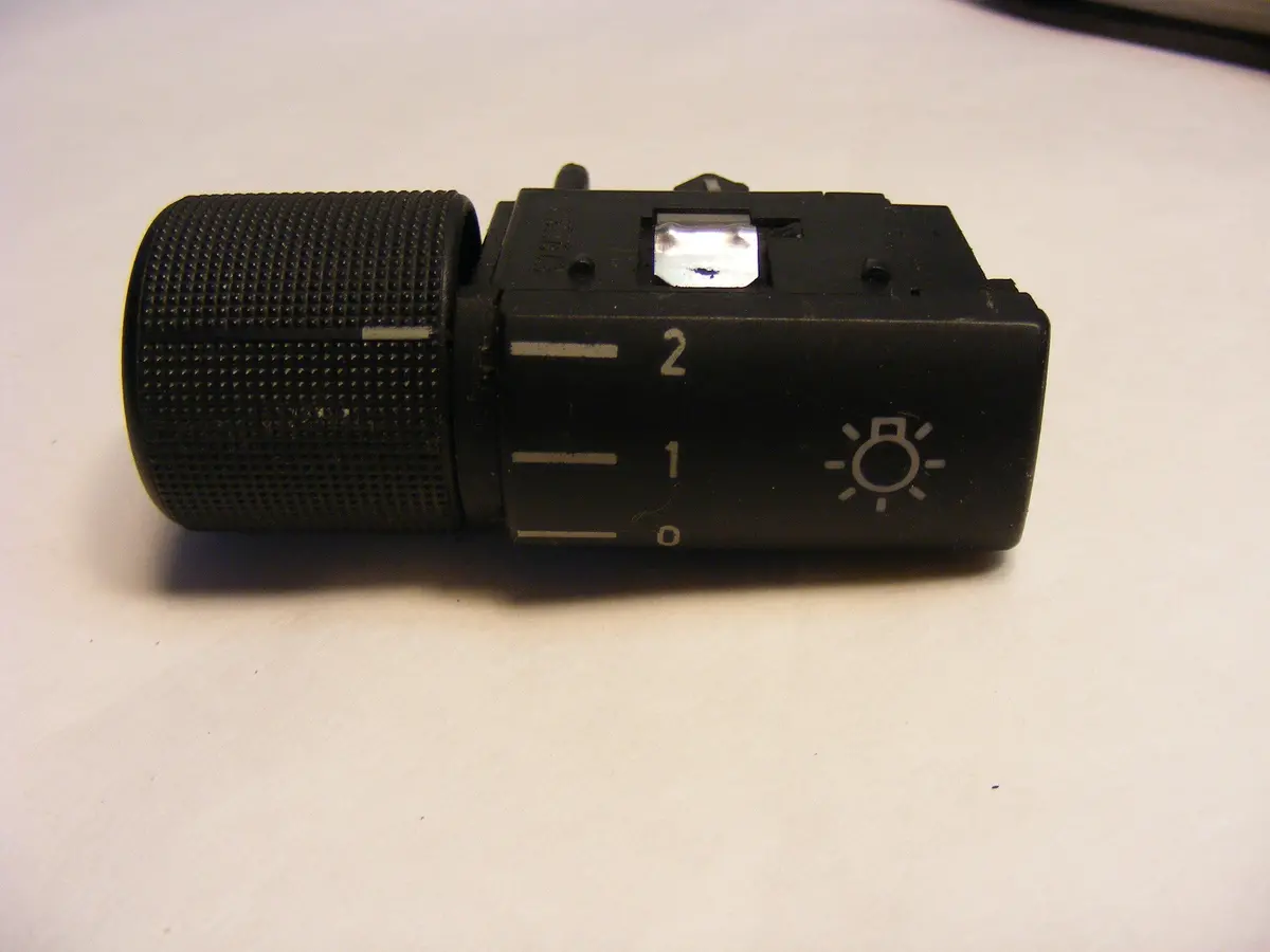 Vw Quantum Audi 4000 / Coupe Quattro Headlight Switch 857941531D / 857 941 531D 1