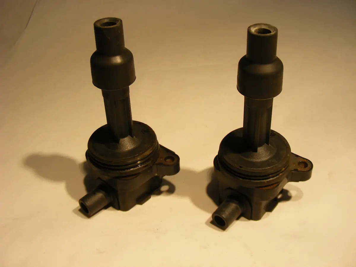 Volvo V40 S40 Ignition Coil Tower Module Set Of 2 Bosch 1275602 / Mb029700 8180 1