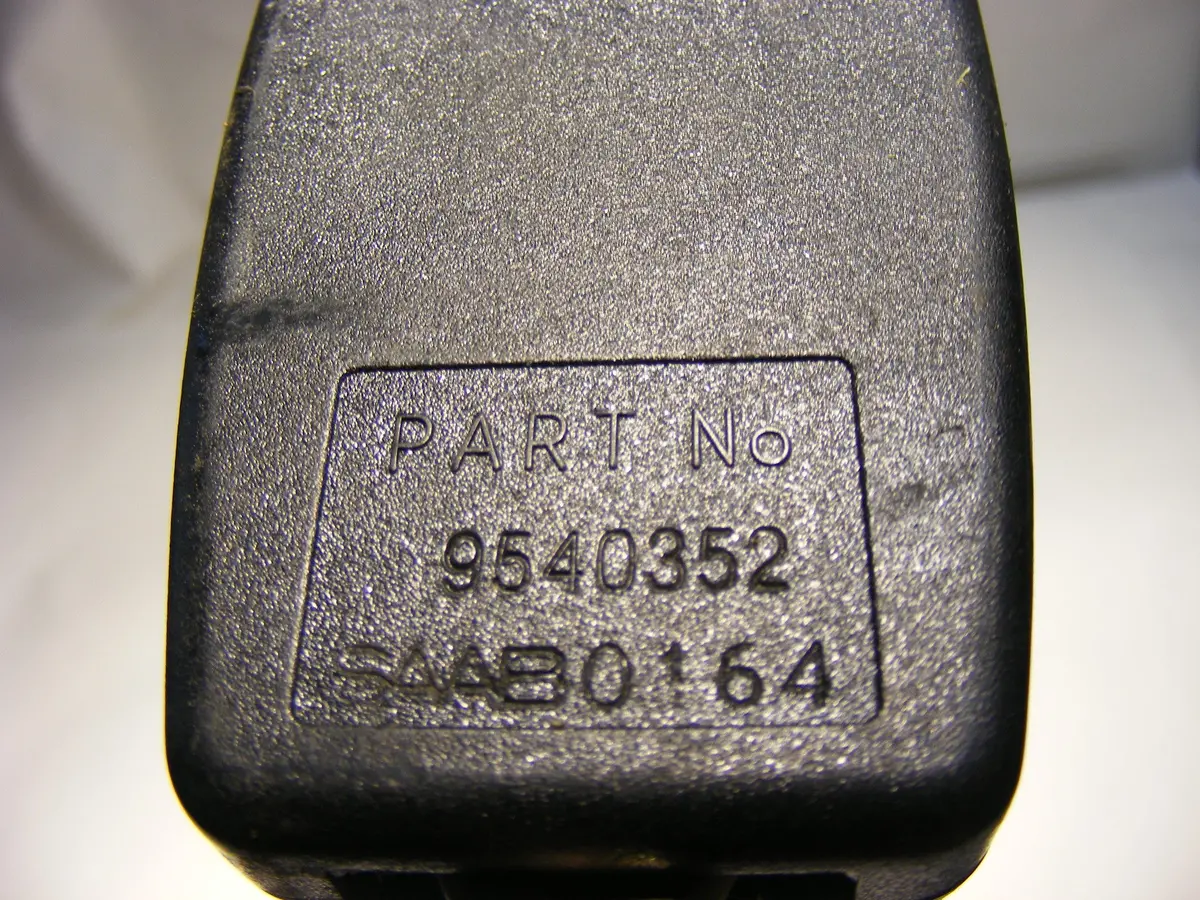 Saab 900 Classic, Driver Side Rear Seat Belt Seatbelt Buckle Receiver 9540352 900 90 91 92 93 94 Belt 2