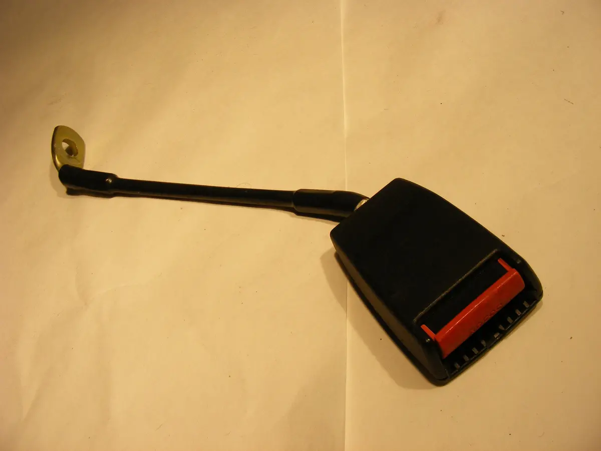 Saab 900 Classic, Center Rear Seat Belt Seatbelt Buckle Receiver 9540378  900 90 91 92 93 94 Belt 1