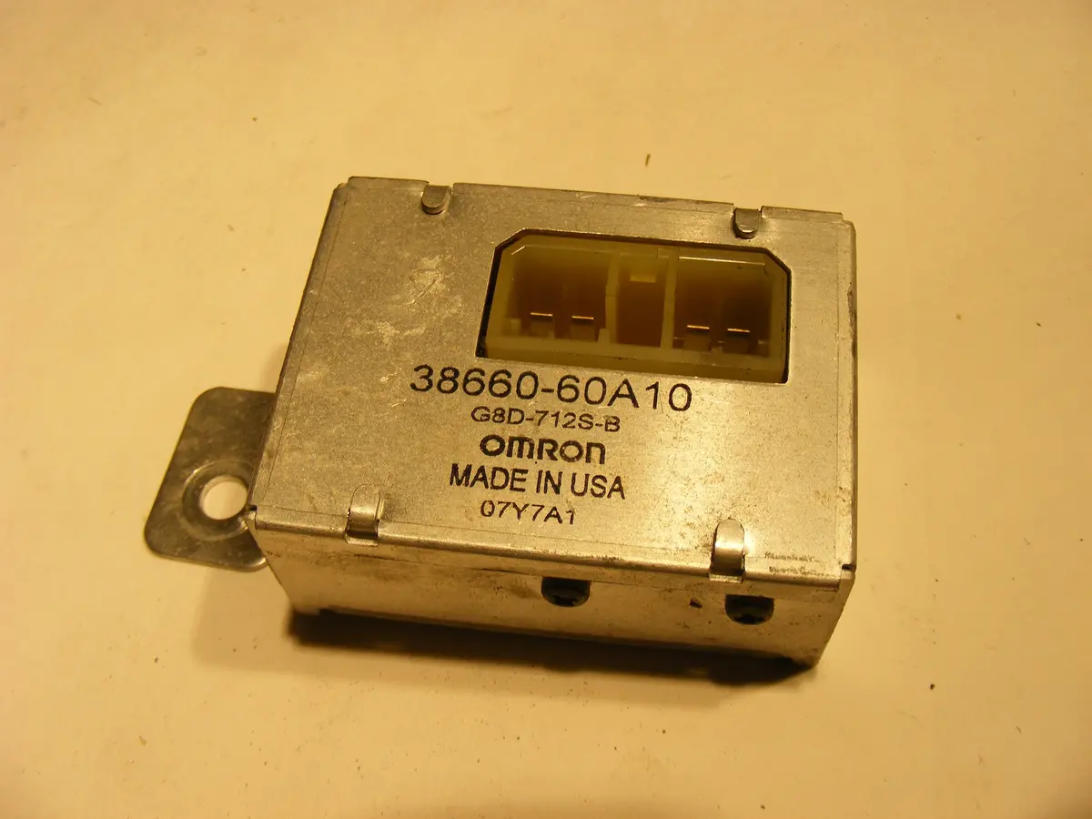 92-98 Suzuki Sidekick Geo Tracker Drl Headlight Relay 3866060A10  Omron  G8d-712S-B 1