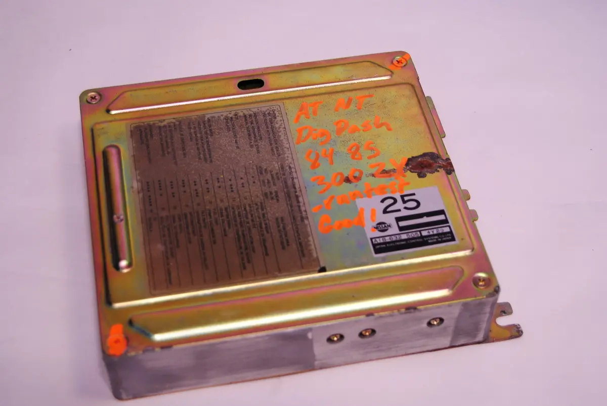 84-85 Nissan 300Zx Engine Computer Ecu Ecm 25 Non Turbo At A18 632 505 23710-01P11 1