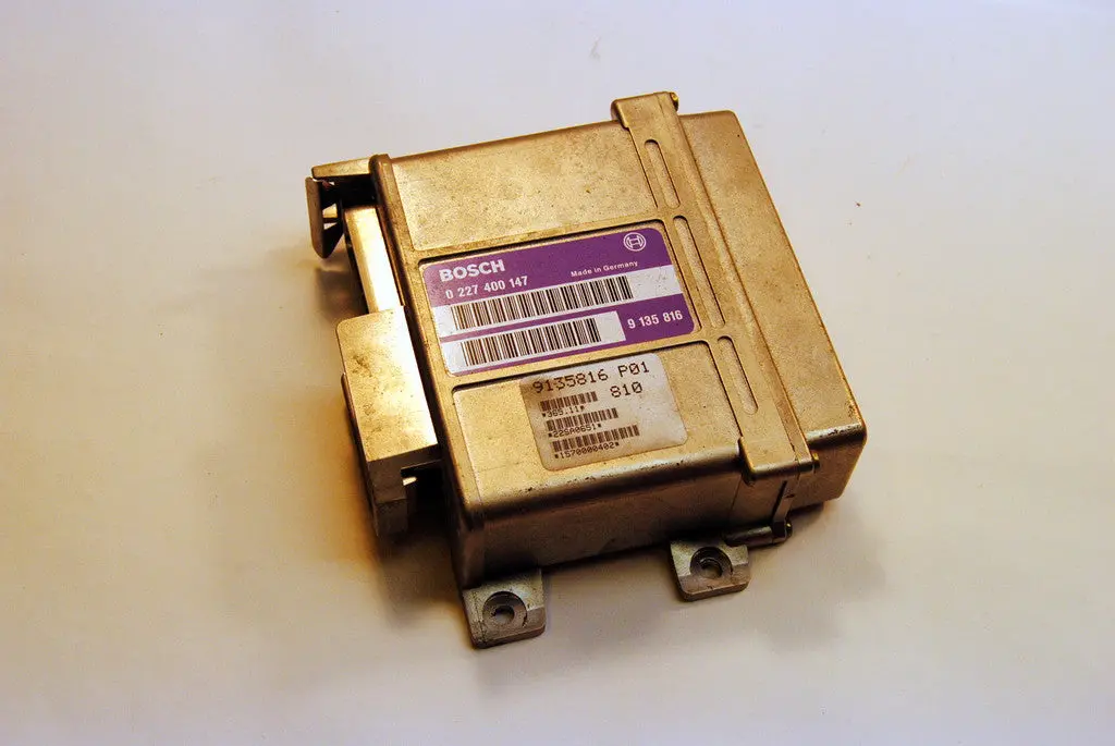 90 91 92 93 94 95 Volvo 940 /  Egr Turbo Bosch Ezk Ignition Control Computer Chipable - 0227400147 1