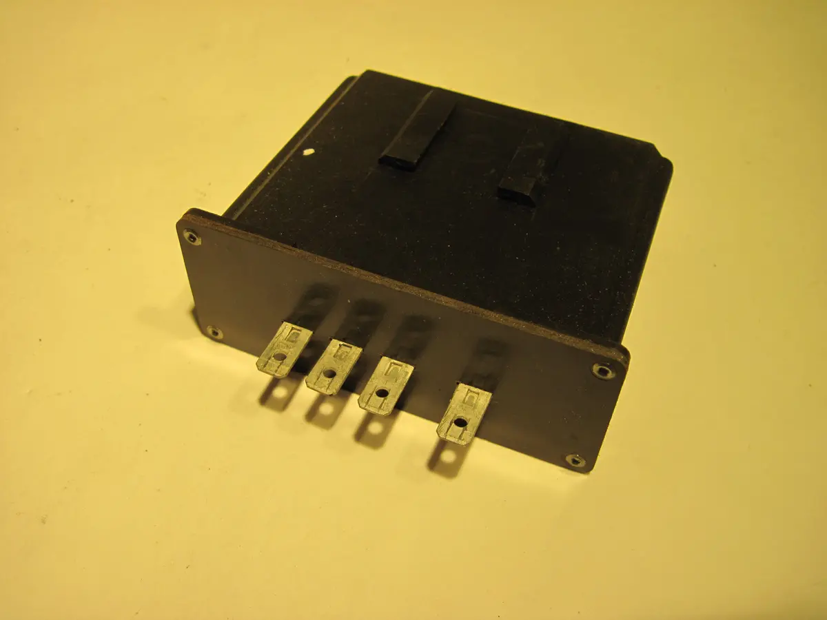Jaguar Xjs Fuel Interface Unit Relay Dac2589 73216A 7Em Lucas 1