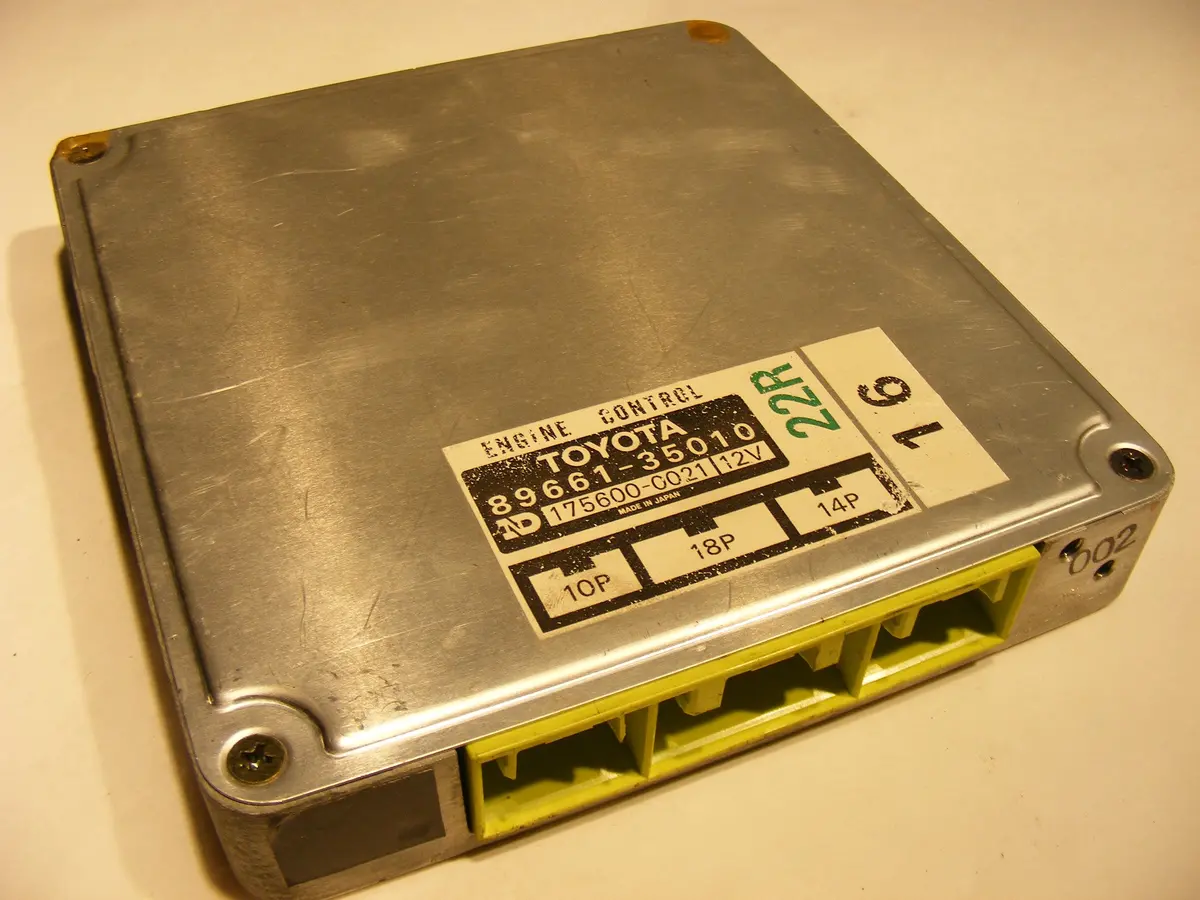 Toyota Celica 2.4 Liter 22R 22Re Computer Engine Ecu Ecm 89661 35010 85 1985 1