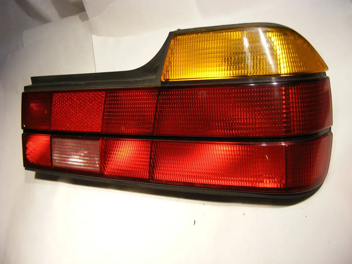 Bmw 7 Series E32 Oem Original Equipment Right Passenger Tail Light Assembly 735Il 740Il 750Il 88 89 90 91 92 93 94 1