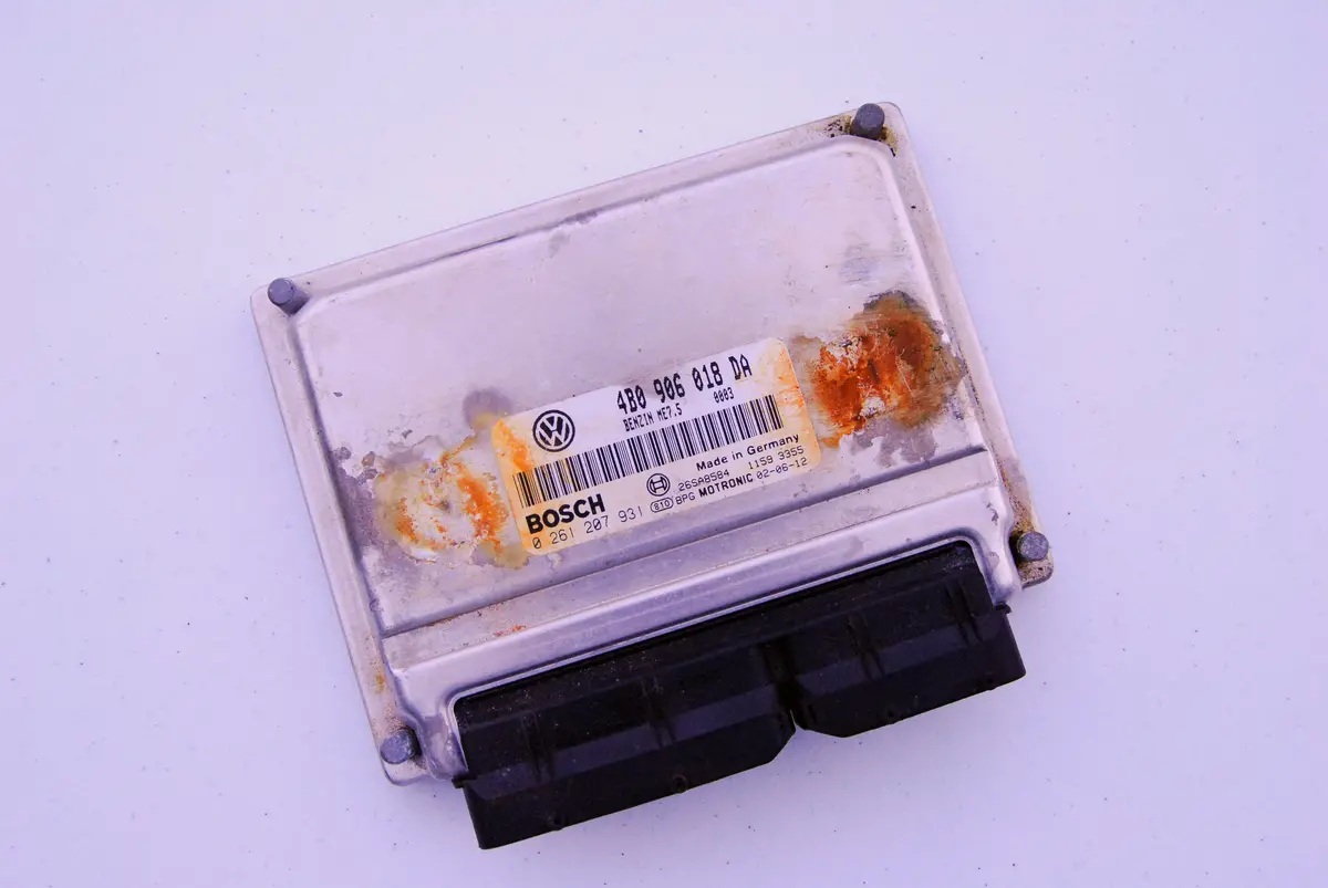 01 02 03 04 05 Vw Passat 1.8L Ecm Ecu Engine Computer 4B0906018da / 0261207931 Bosch 1