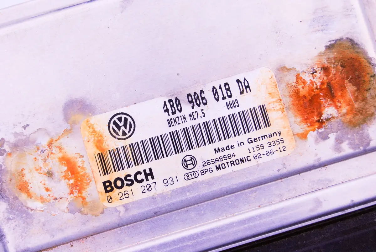 01 02 03 04 05 Vw Passat 1.8L Ecm Ecu Engine Computer 4B0906018da / 0261207931 Bosch 2