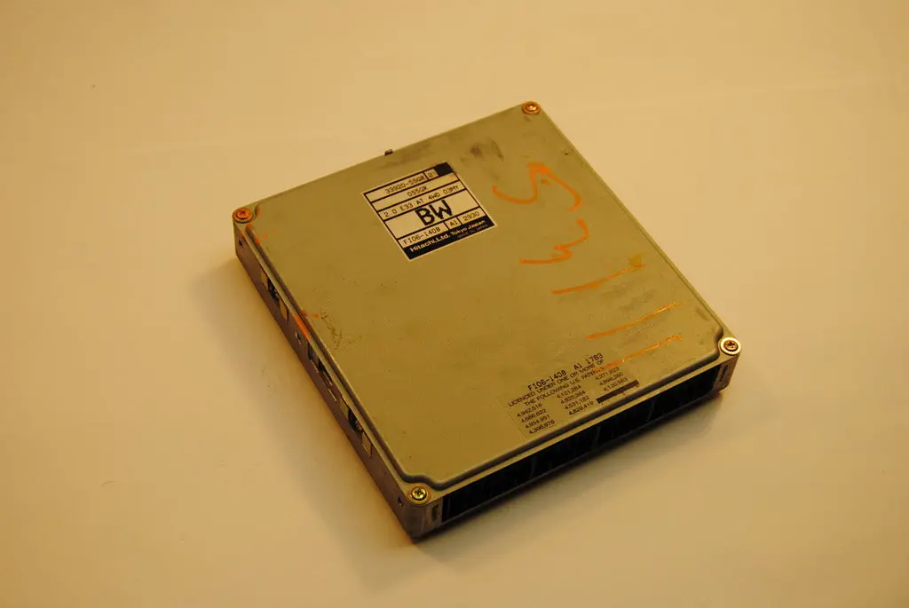 03-02 Suzuki Aerio 4Wd 2.0 Ecu Ecm Engine Computer Bw 33920 55Gr3 1