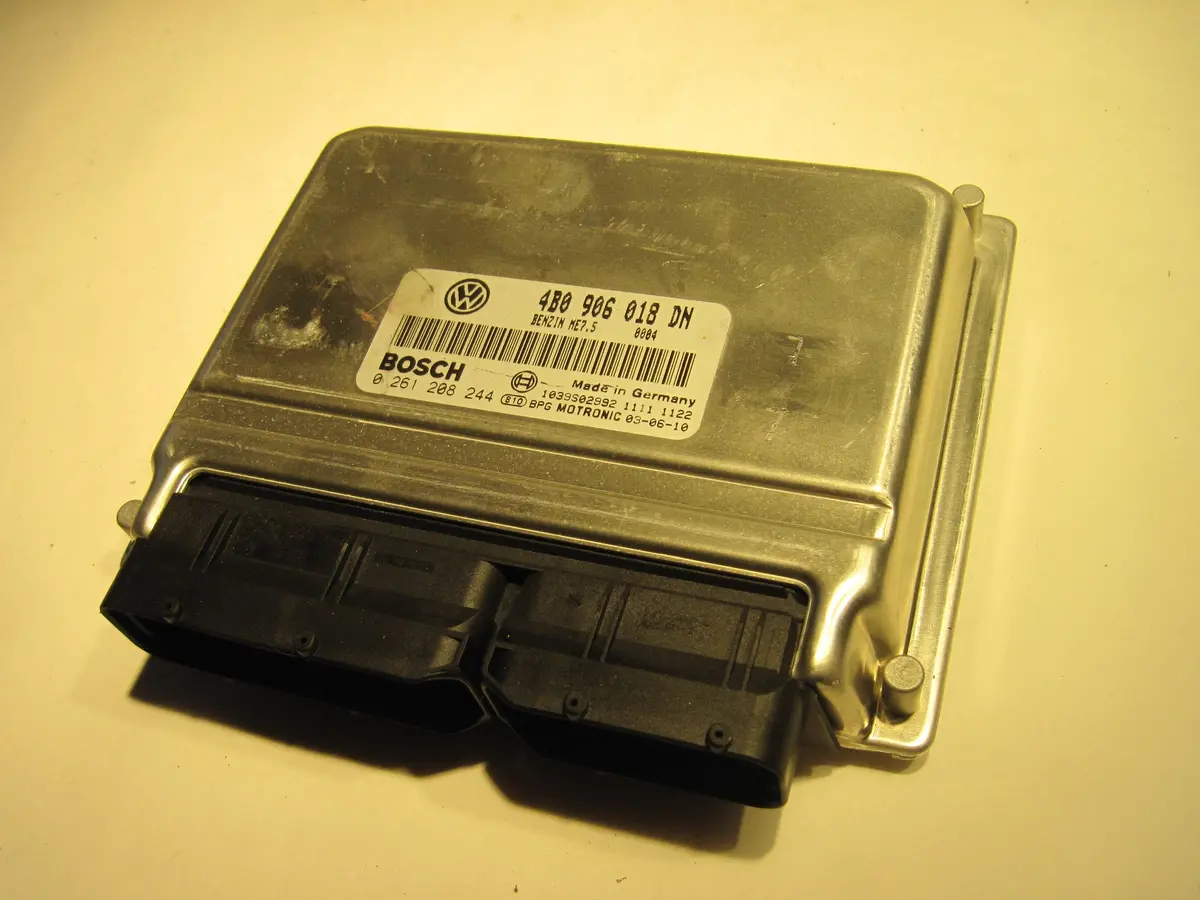 Vw Passat Audi A4 1.8T Ecu Bosch Computer 2004 (Awm) Ecu/Ecm Oem 4B0906018dn 0261208244 1